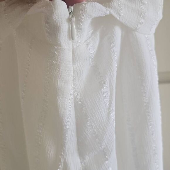 Showpo White Held Held High Playsuit, Deep V Front, Back Tie, NWT, Lined, Sz. 4 - Picture 3 of 5